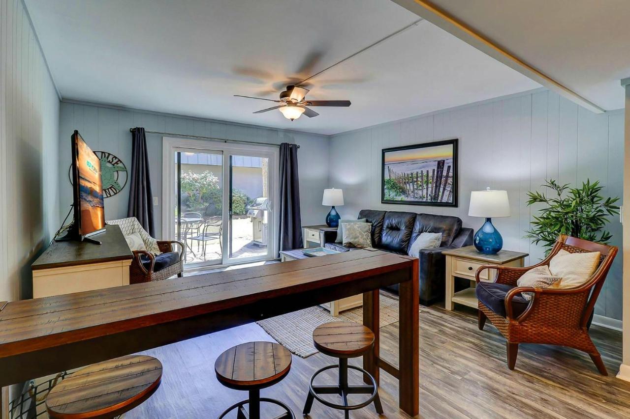 Ocean Villas Deluxe - Oceanfront Villa - Steps To Beach - Great Location - Heated Pool April Hilton Head Island Exterior photo